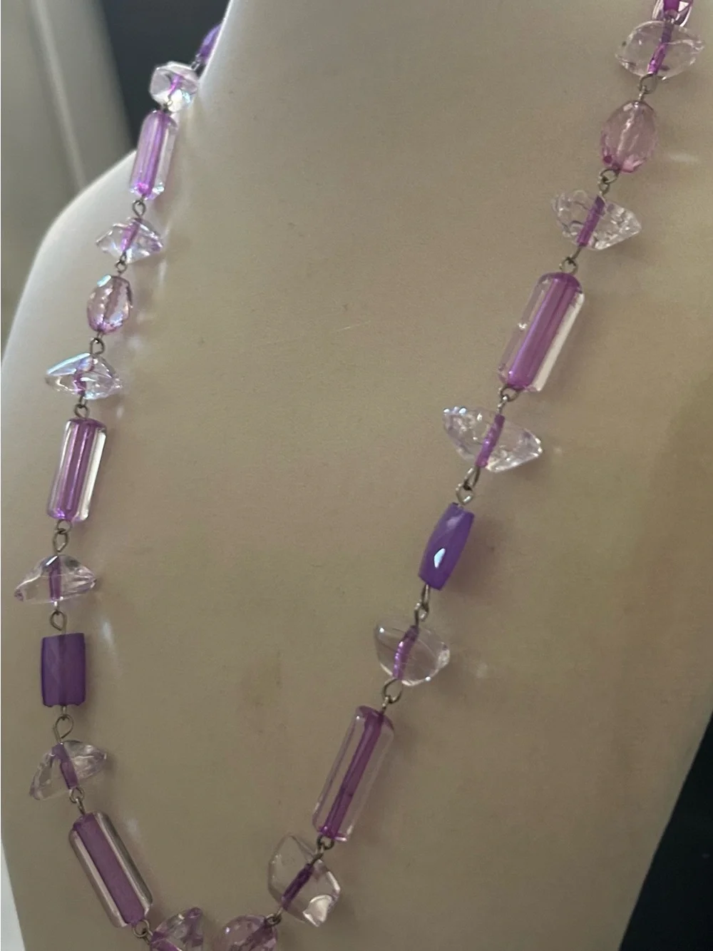 Vintage Purple & Clear Lightweight Acrylic Bead Necklace